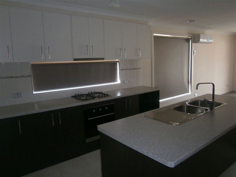 34 Hayton Park Boulevard, Cranbourne West VIC 3977