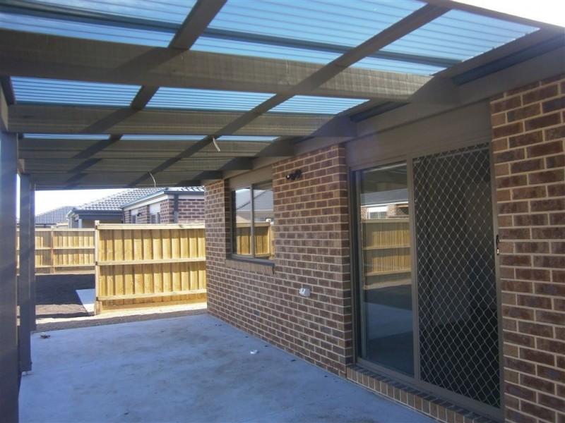 34 Hayton Park Boulevard, Cranbourne West VIC 3977