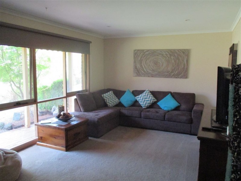 12 Elaine Court, Somerville VIC 3912