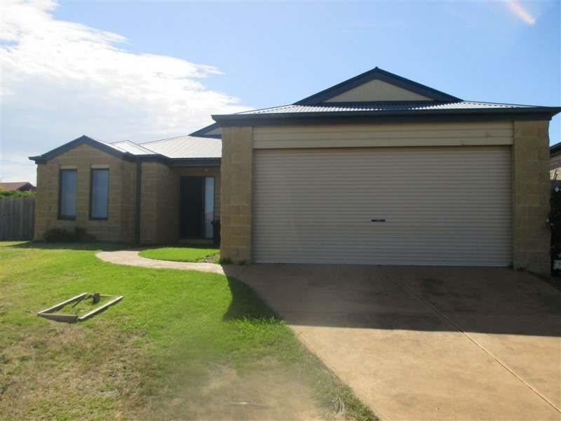1 Elle Place, Mount Martha VIC 3934