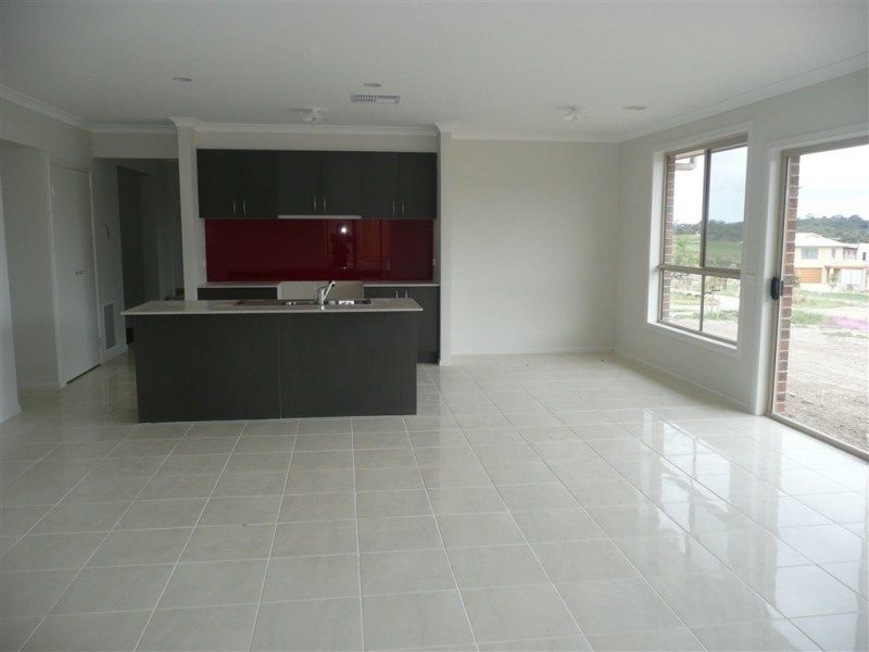 25 Waterhouse Way, Cranbourne VIC 3977