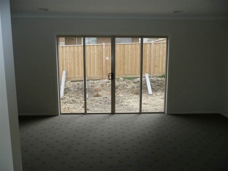 25 Waterhouse Way, Cranbourne VIC 3977