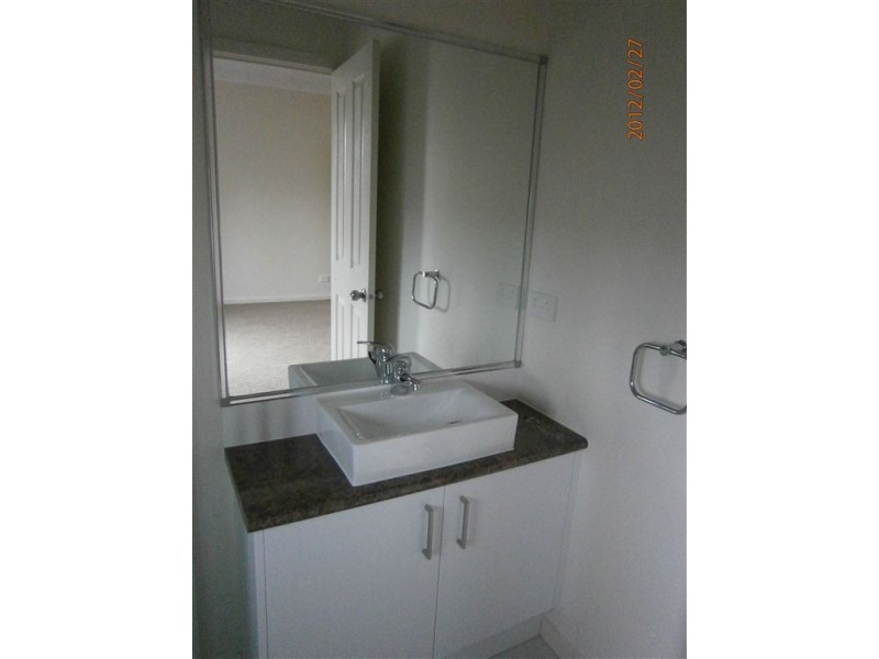 11/5 Serra Close, Langwarrin VIC 3910