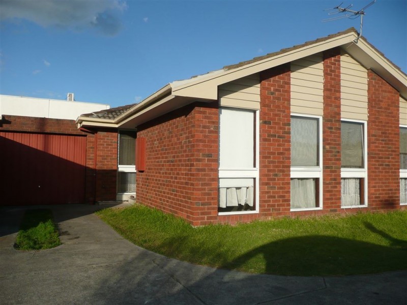 2/16 Childers Street, Cranbourne VIC 3977