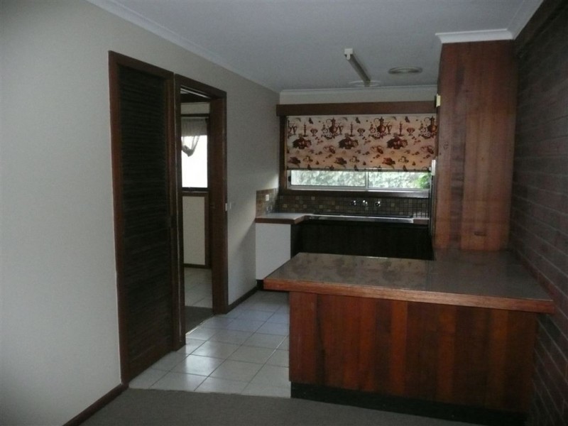 2/16 Childers Street, Cranbourne VIC 3977