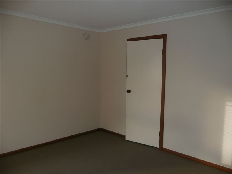 2/16 Childers Street, Cranbourne VIC 3977