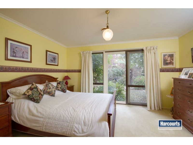 64 Hill Crest Drive, Langwarrin VIC 3910