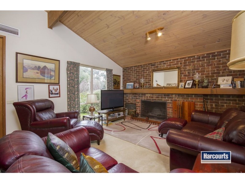 64 Hill Crest Drive, Langwarrin VIC 3910