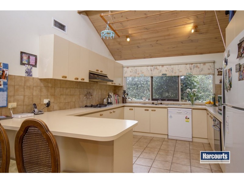 64 Hill Crest Drive, Langwarrin VIC 3910