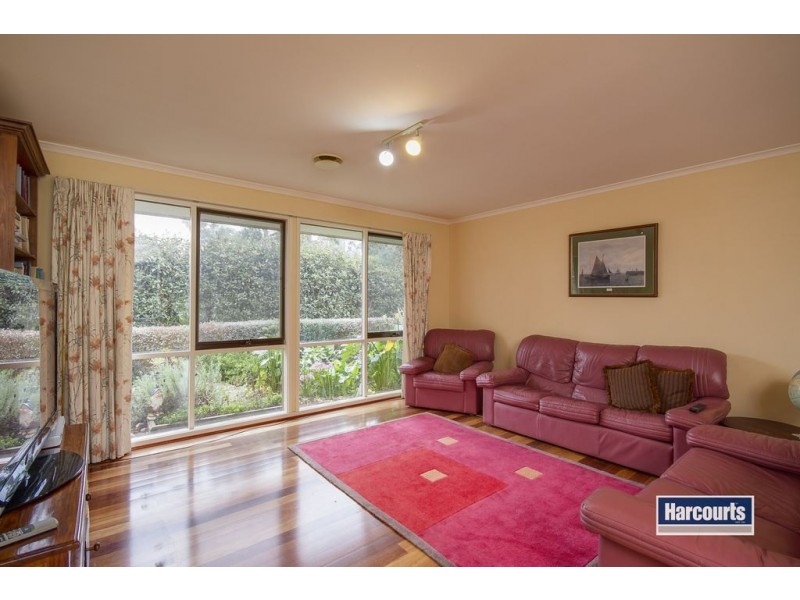 64 Hill Crest Drive, Langwarrin VIC 3910