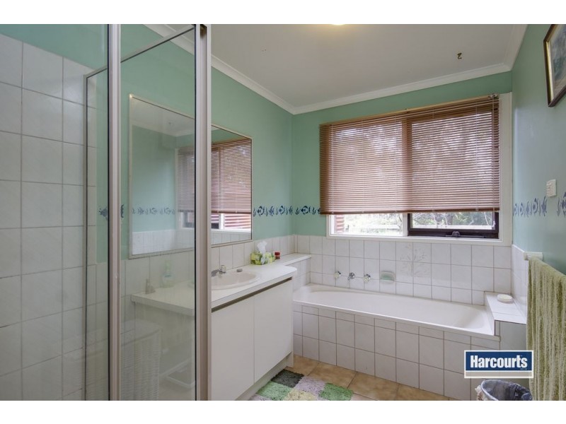 64 Hill Crest Drive, Langwarrin VIC 3910