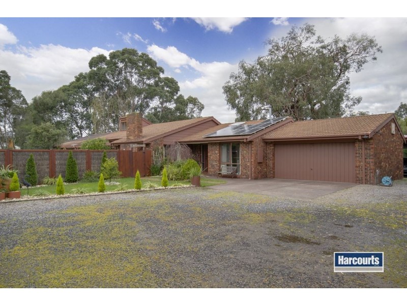 64 Hill Crest Drive, Langwarrin VIC 3910