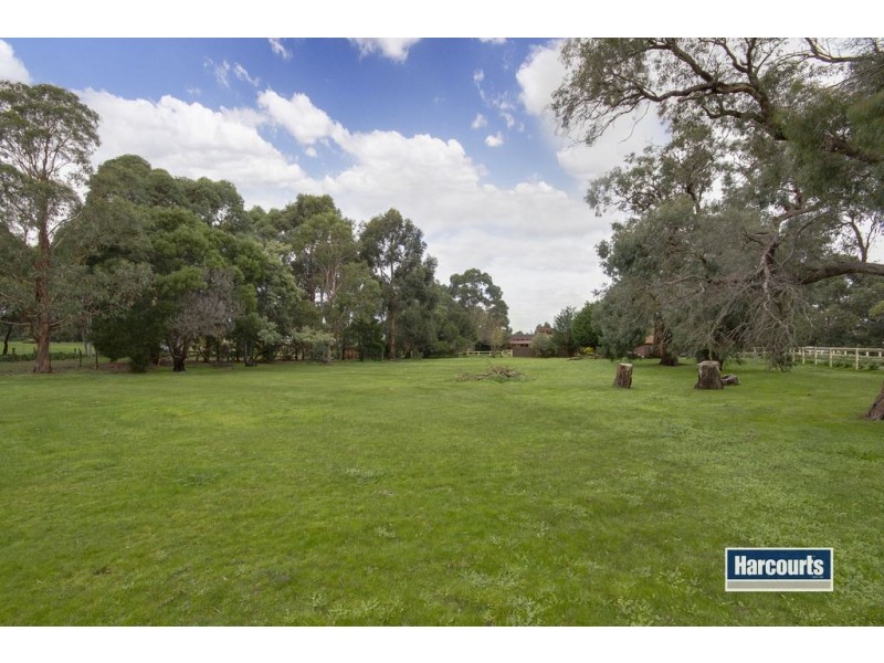 64 Hill Crest Drive, Langwarrin VIC 3910