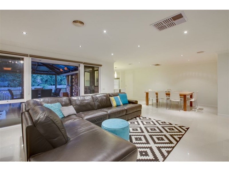 39 Dunn Crescent, Langwarrin VIC 3910