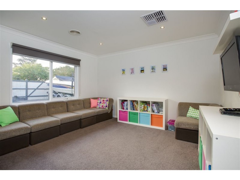 39 Dunn Crescent, Langwarrin VIC 3910