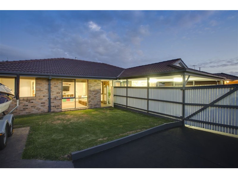 39 Dunn Crescent, Langwarrin VIC 3910