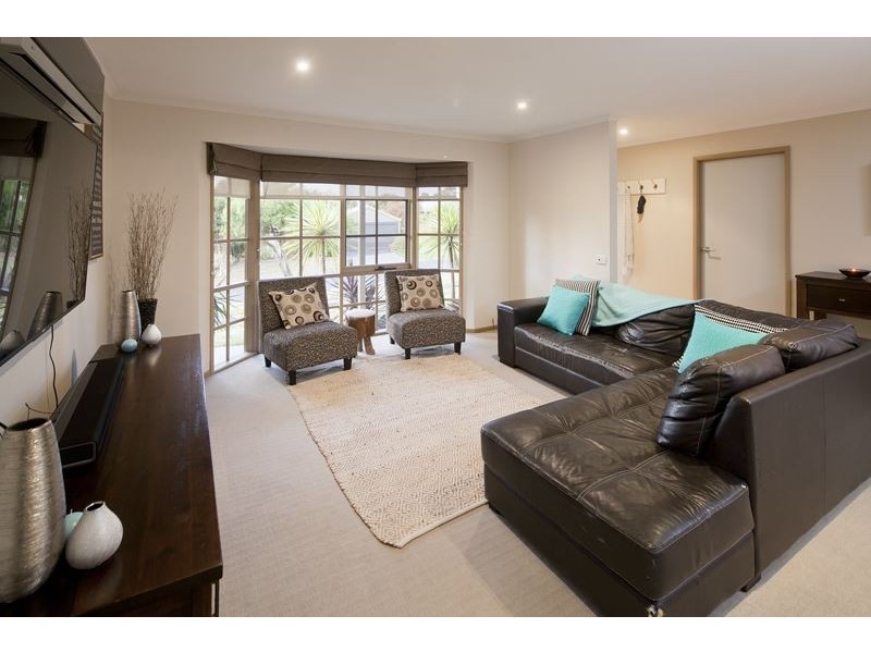 8 Villosa Close, Langwarrin VIC 3910