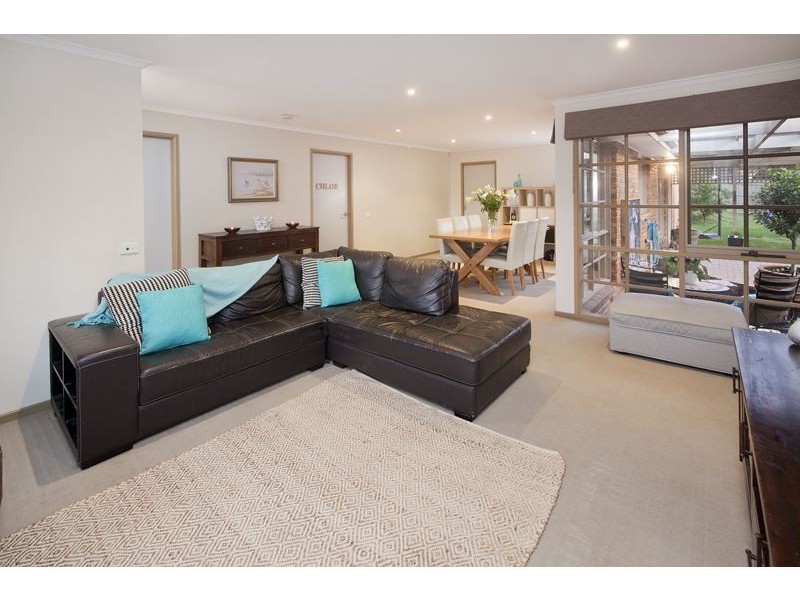 8 Villosa Close, Langwarrin VIC 3910