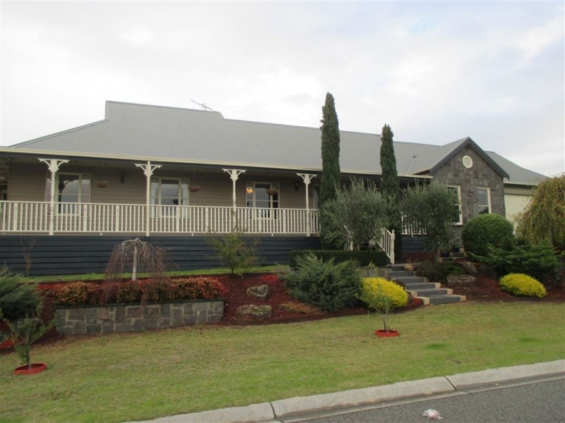 2 Brown Thornbill Court, Langwarrin VIC 3910
