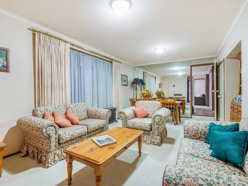 11 Burgess Drive, Langwarrin VIC 3910