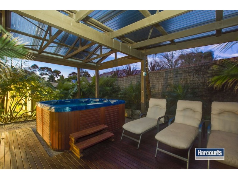 8 Monze Drive, Langwarrin VIC 3910
