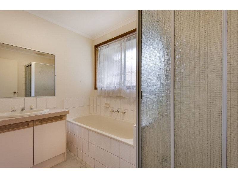 2/11 Lloyd Street, Langwarrin VIC 3910