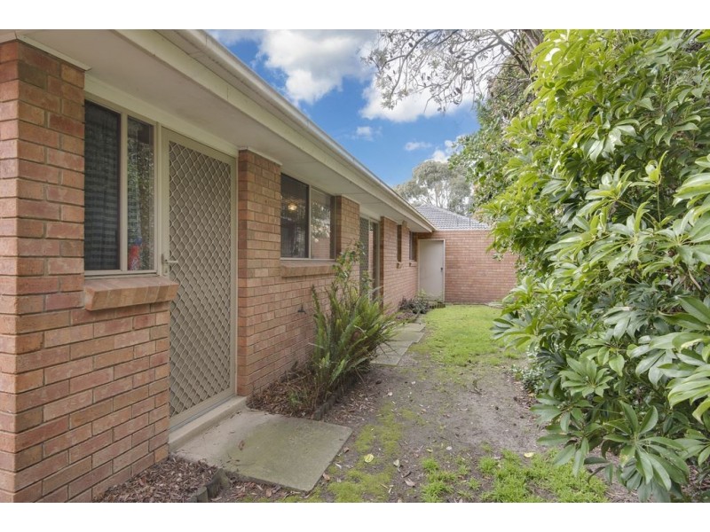 2/11 Lloyd Street, Langwarrin VIC 3910