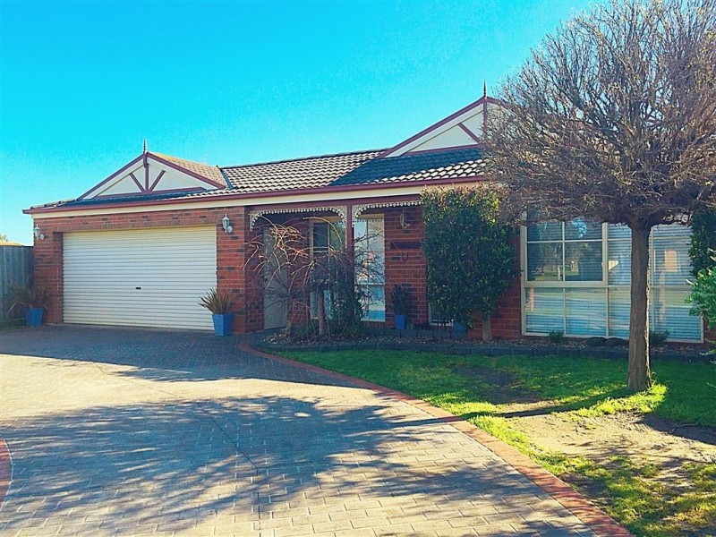 16 Huntingtower Crescent, Langwarrin VIC 3910