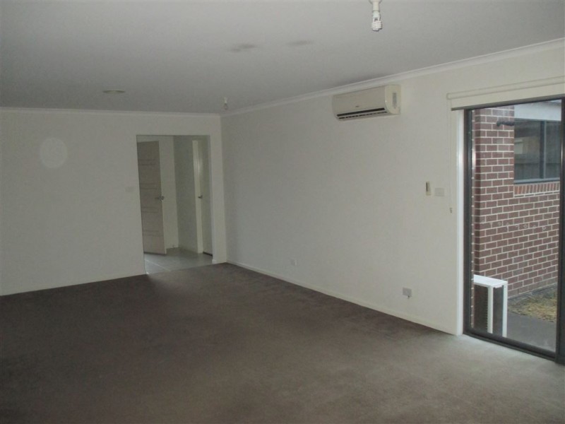 7 Lombardi Close, Skye VIC 3977