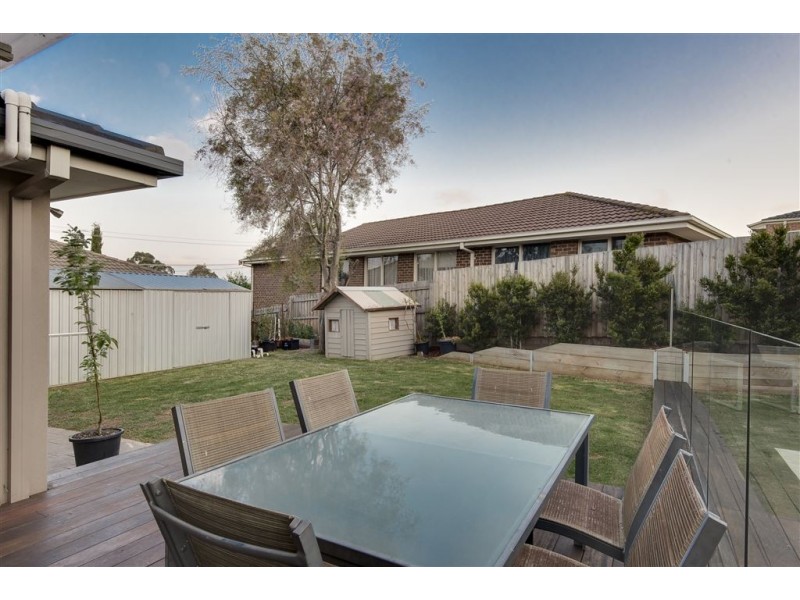 8 Bayport Drive, Langwarrin VIC 3910