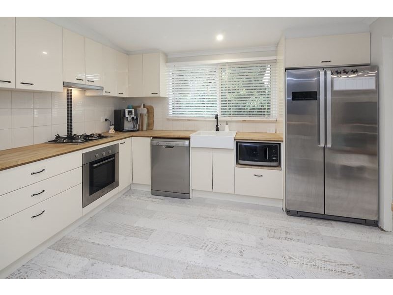 1 Ash Grove South, Langwarrin VIC 3910