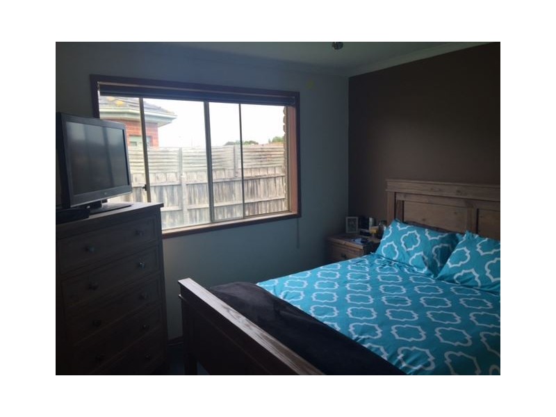 25 McGuigan Drive, Cranbourne West VIC 3977