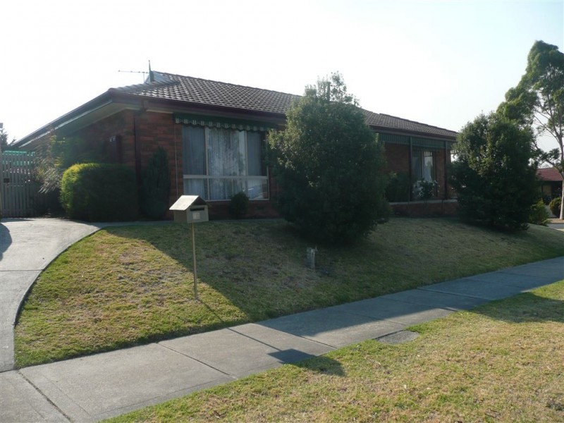 16 Dunn Crescent, Langwarrin VIC 3910