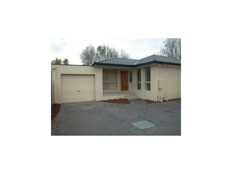 2/57 Cranbourne Drive, Cranbourne VIC 3977