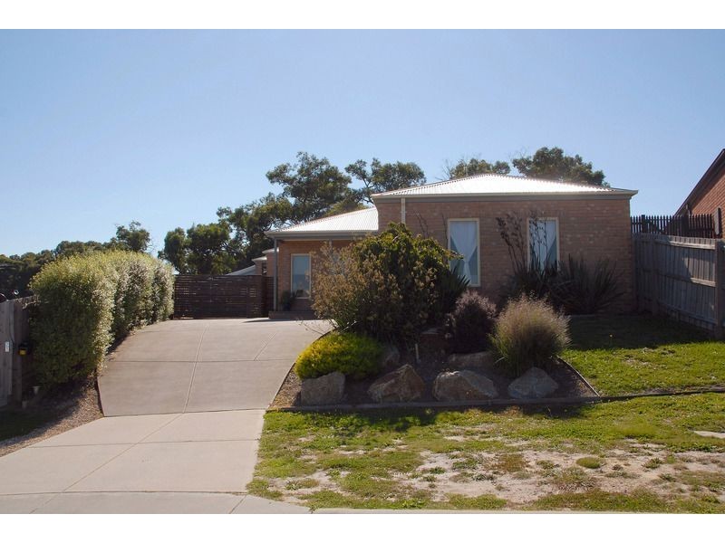 21 Parkvalley Drive, Langwarrin VIC 3910