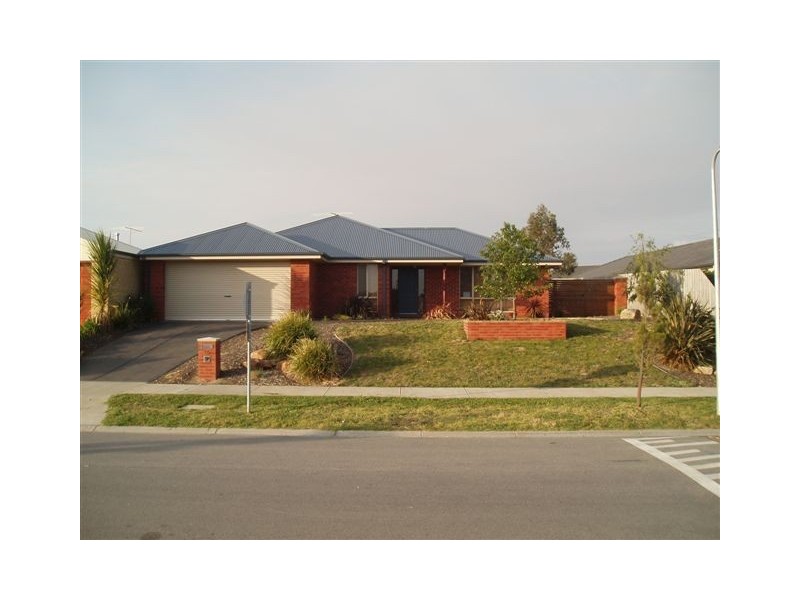 15 Veda Avenue, Mount Martha VIC 3934