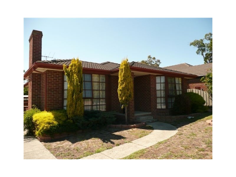 4 Vicki Place, Langwarrin VIC 3910