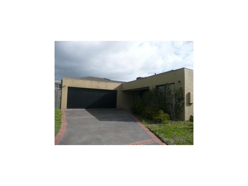 4 Roselands Court, Langwarrin VIC 3910