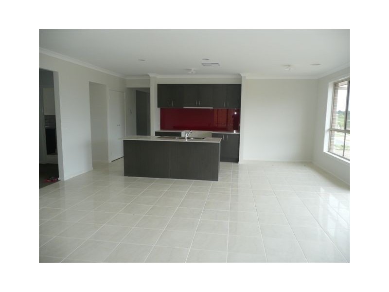 25 Waterhouse Way, Cranbourne VIC 3977