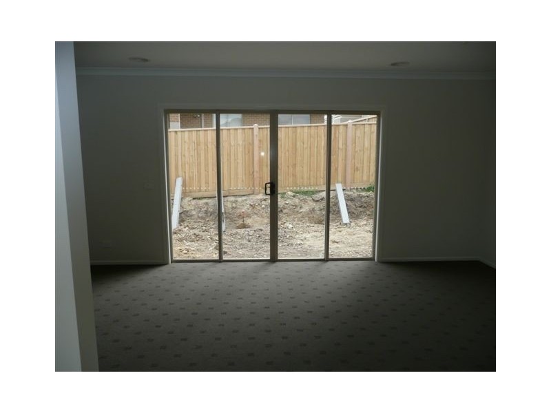 25 Waterhouse Way, Cranbourne VIC 3977