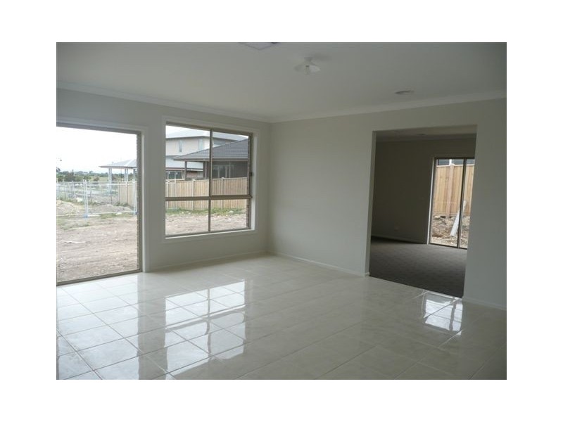 25 Waterhouse Way, Cranbourne VIC 3977