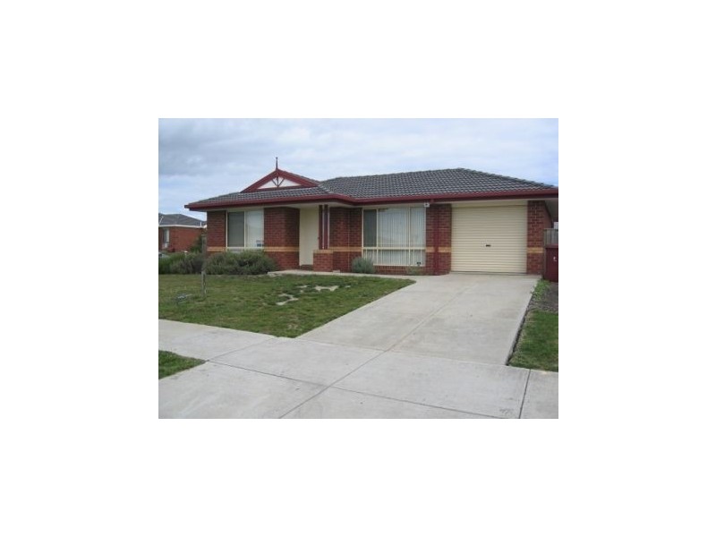 1 Merrijig Avenue, Cranbourne VIC 3977