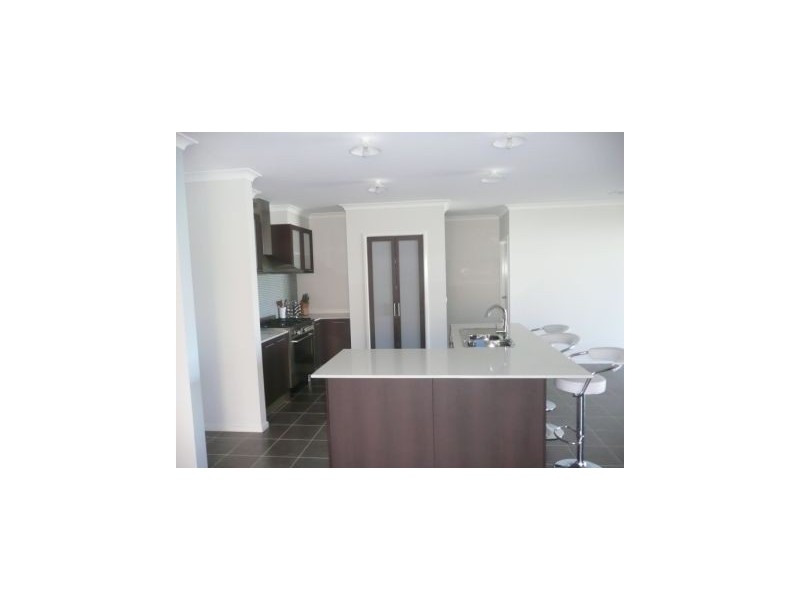 7 Ferndown Drive, Cranbourne VIC 3977