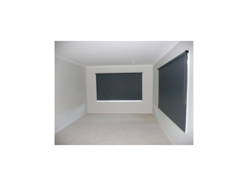 7 Ferndown Drive, Cranbourne VIC 3977