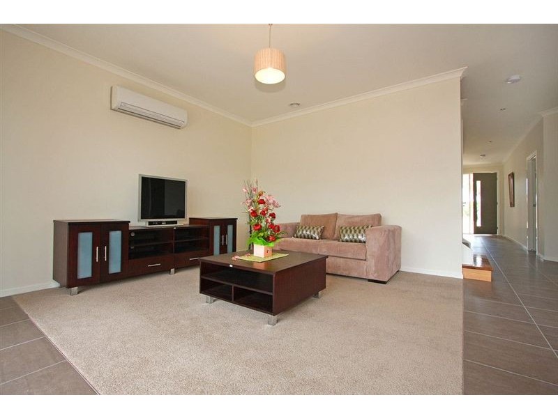 8/27 Greenisland Avenue, Mount Martha VIC 3934