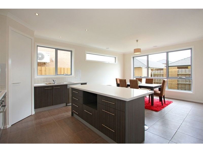 8/27 Greenisland Avenue, Mount Martha VIC 3934