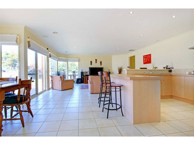 16 Weerona Way, Mornington VIC 3931