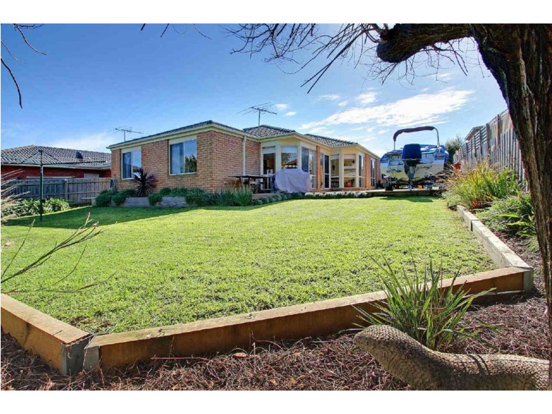 16 Weerona Way, Mornington VIC 3931