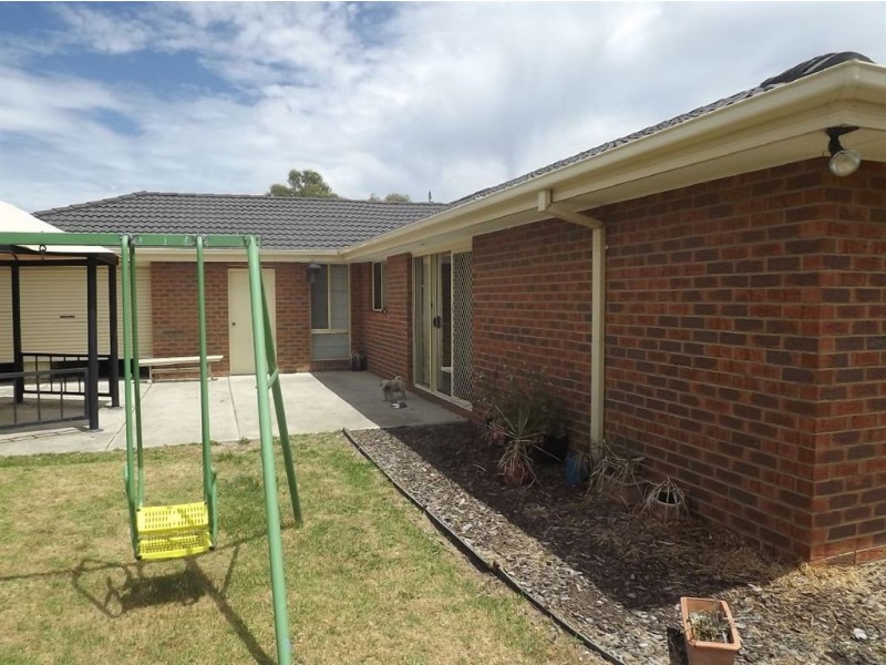 28 Frances Drive, Mount Martha VIC 3934