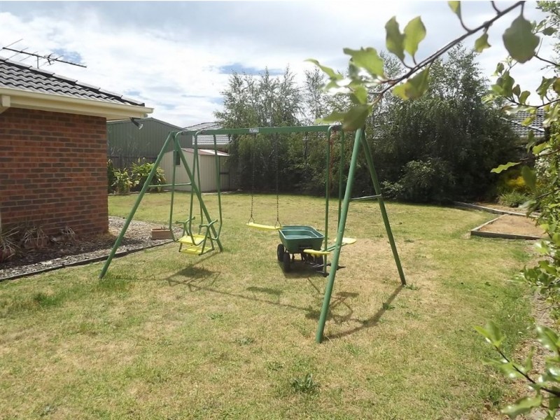 28 Frances Drive, Mount Martha VIC 3934